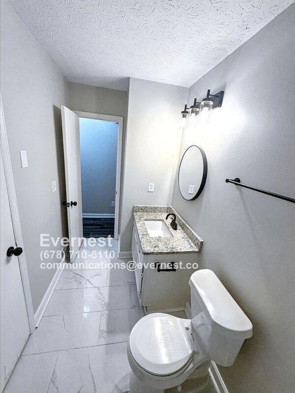 Building Photo - 4060 Day Trail S