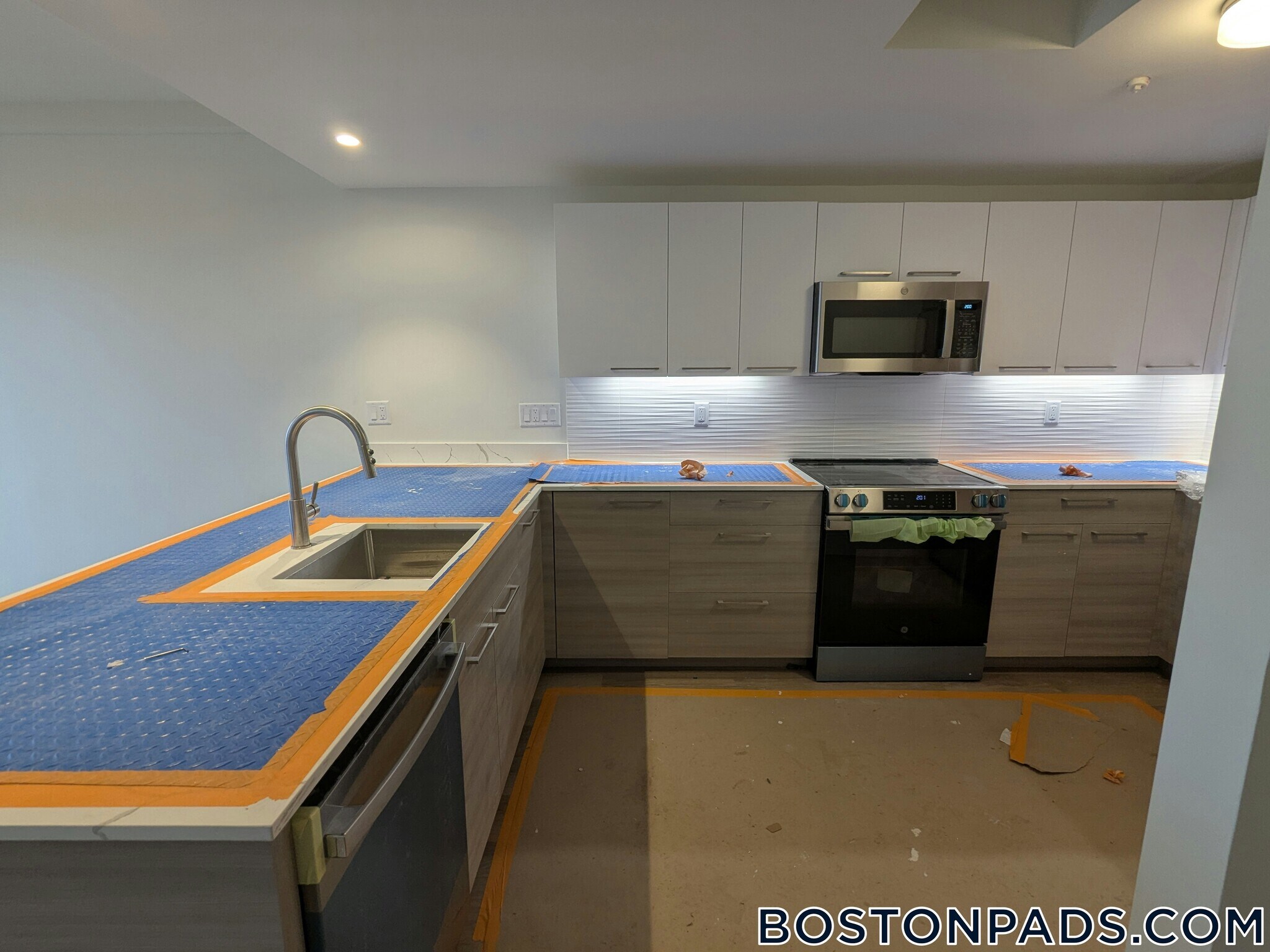 Building Photo - 1079 Commonwealth Ave