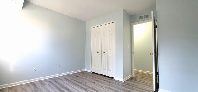 Building Photo - 38255 Fairway Ct