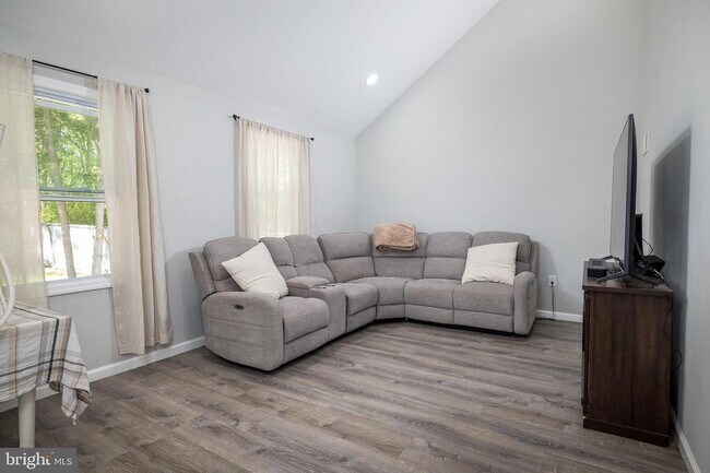 Building Photo - 21 Dixmont Ave