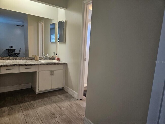 Building Photo - 2118 Allspice Ave