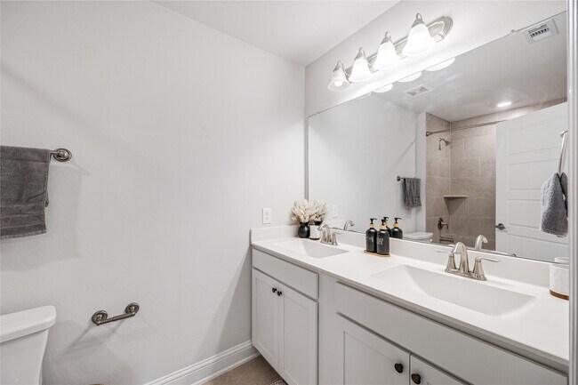 Building Photo - 32906 Ruthie Dean Dr