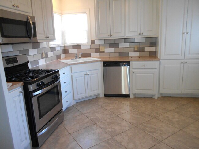Building Photo - 3/2/2 close to Texas Tech!