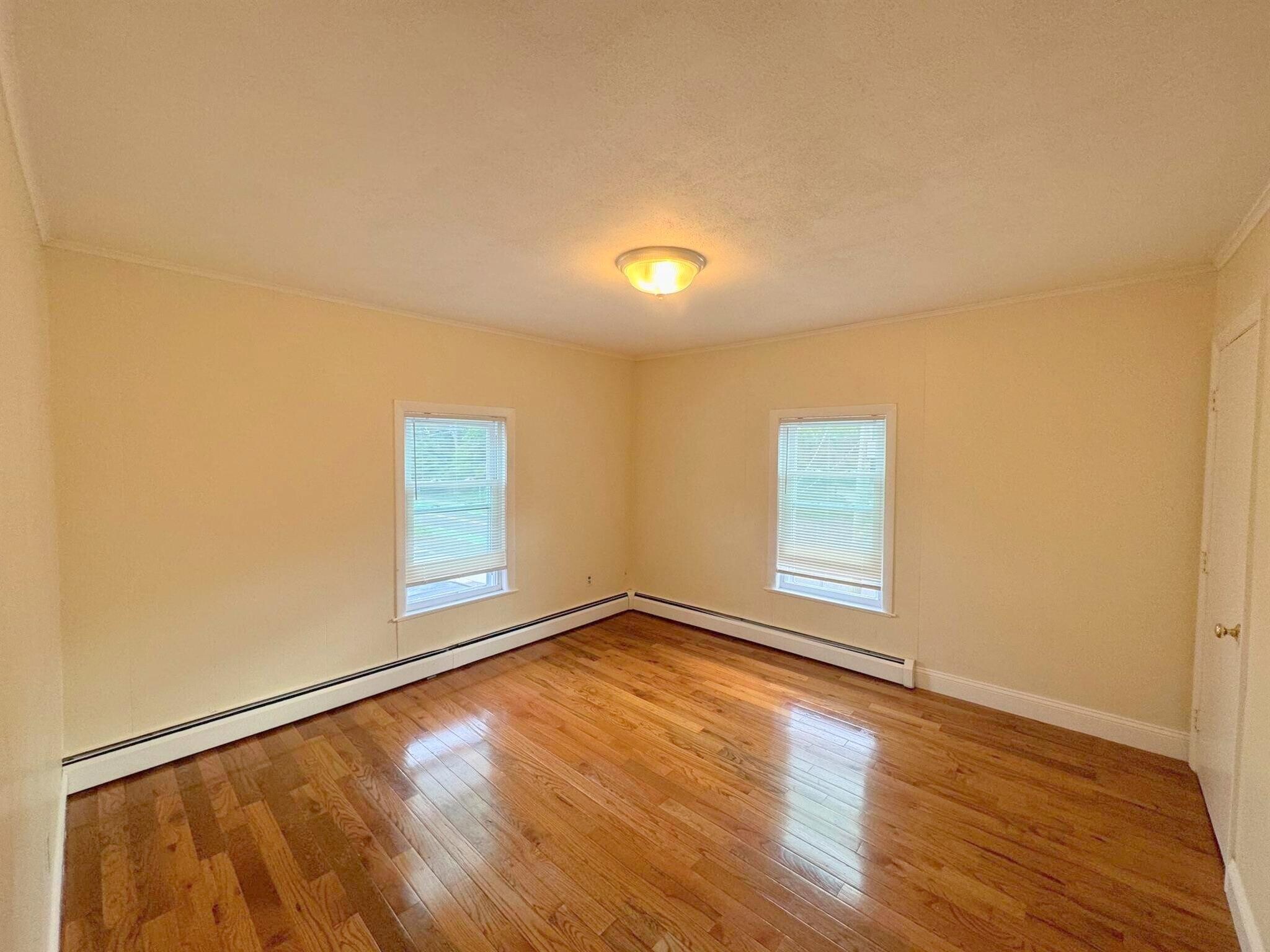 Building Photo - 213 Beacon St