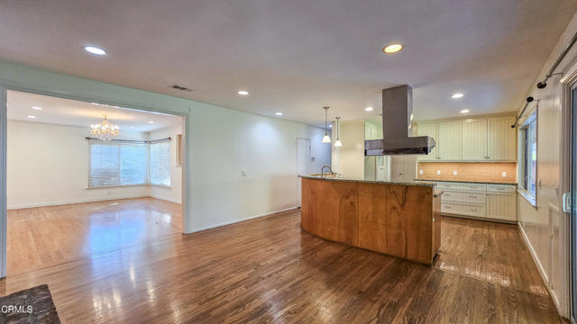 Building Photo - 303 E Las Flores Ave