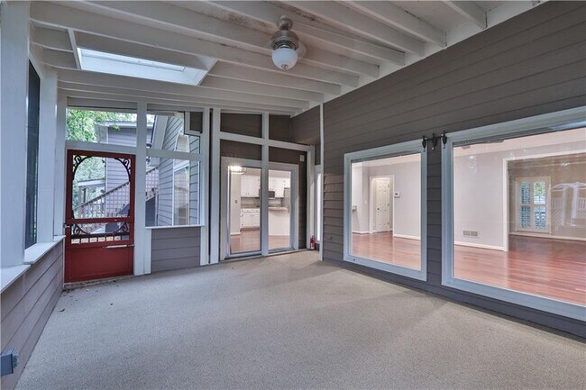 Building Photo - 4825 Chesterfield Ct