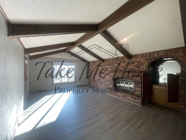 Building Photo - Charming 2-Bed, 2-Bath Duplex in South Springfield – Prime Location!