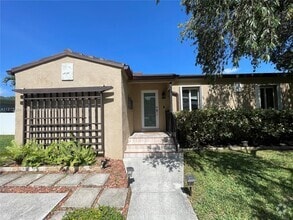 Building Photo - 557 De Leon Dr