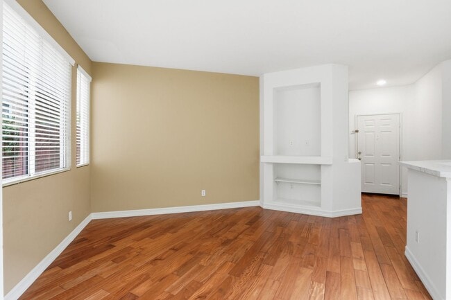 Building Photo - 3 Bd, 2/5 Ba Scripps Ranch Home with 1 Car Garage and A/C