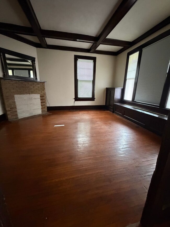 Building Photo - 1042 N Highland Ave