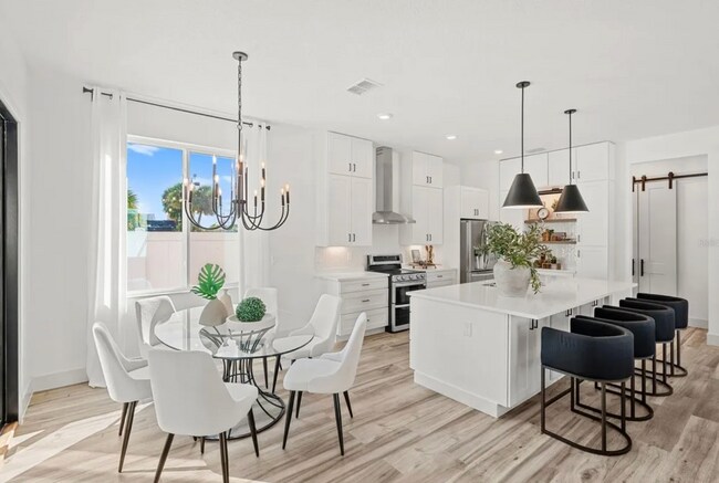 Building Photo - 726 Ellwood Ave