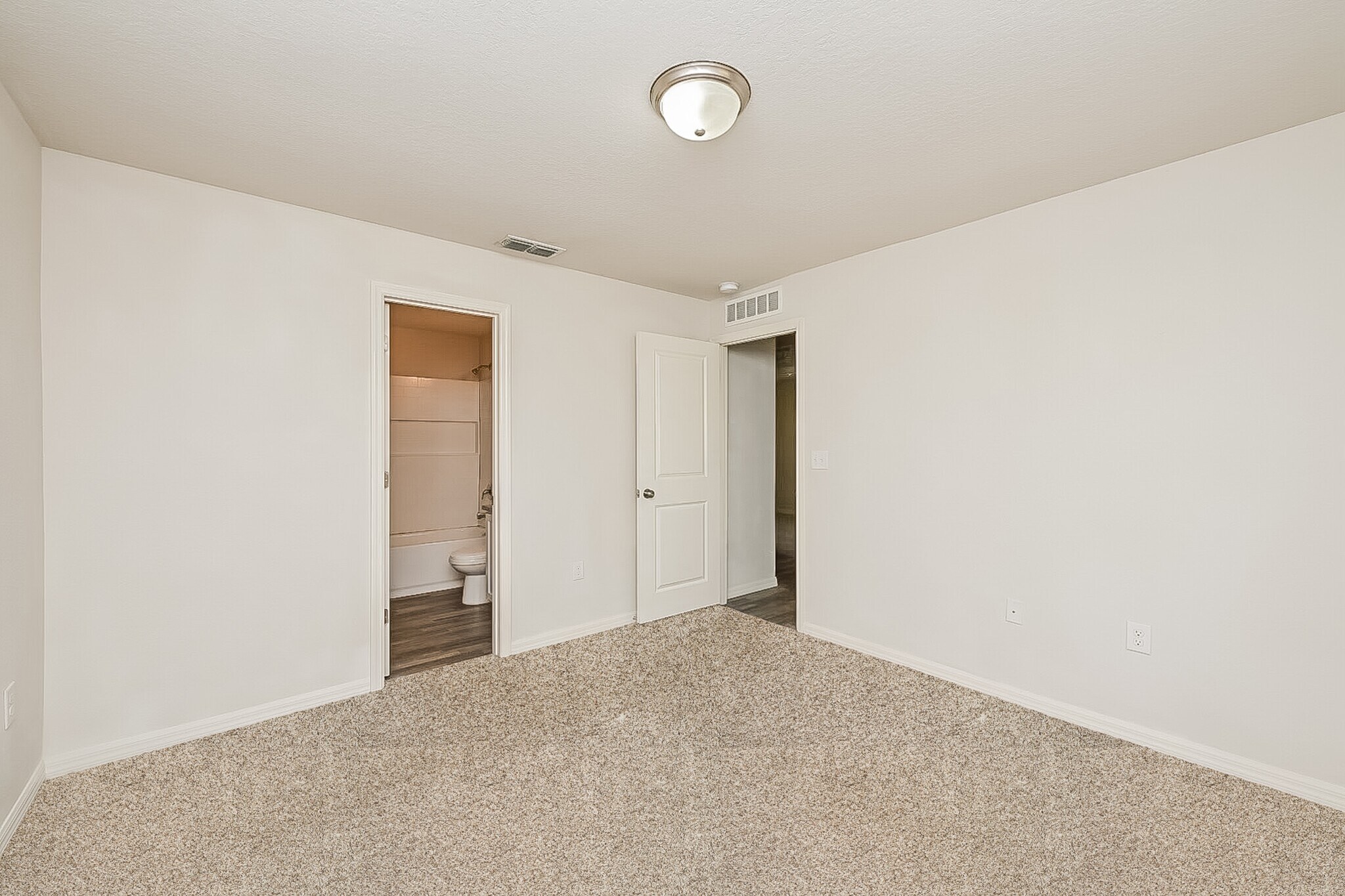 Building Photo - 26485 Wakefield Dr