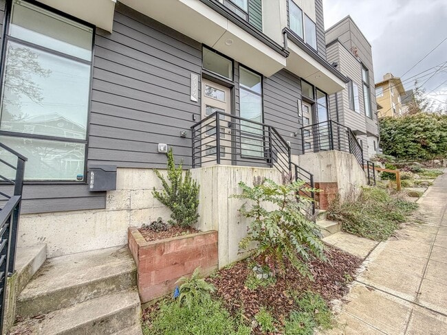 Building Photo - Newer Construction 2bd/2bth Madison Valley Townhome, $3,300/mo.