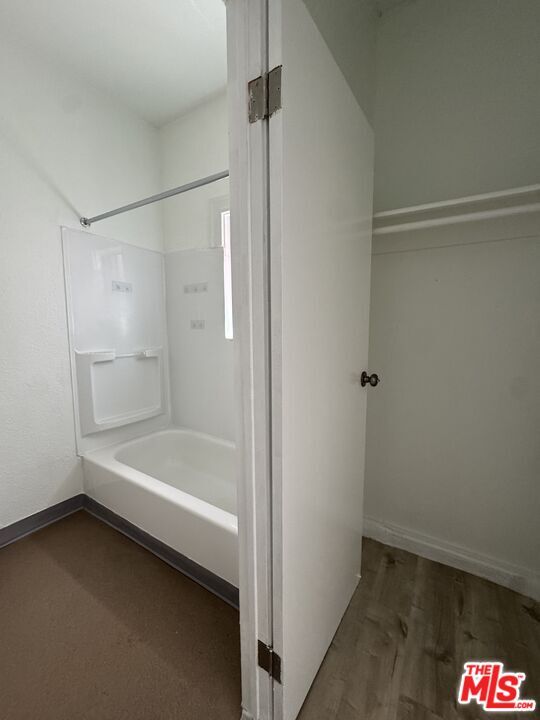 Building Photo - 3051 Leeward Ave