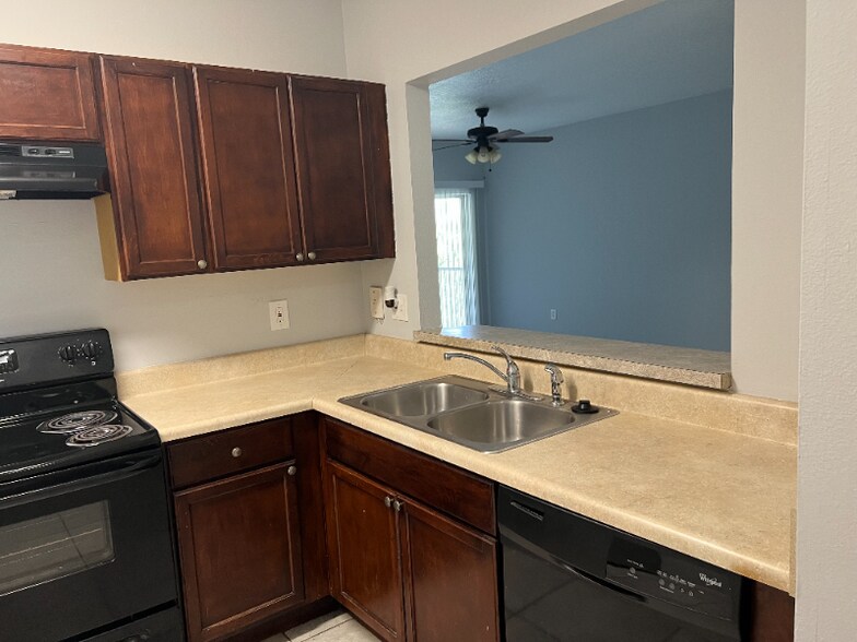 Building Photo - 6431 Cypressdale Dr