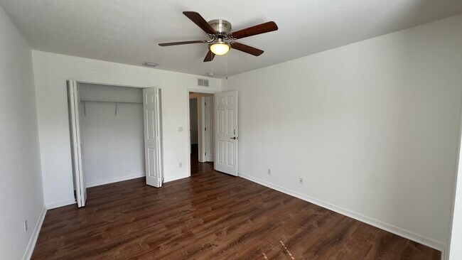 Building Photo - 10609 Willow Oak Ct