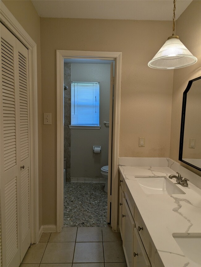 Building Photo - 1810 Mustang Springs Dr