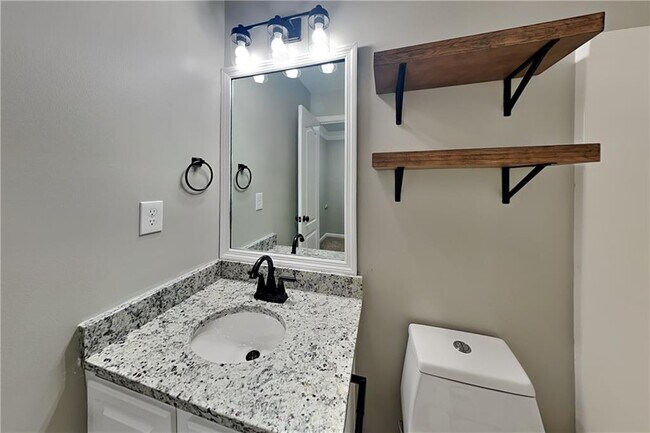 Building Photo - 3174 Vickery Dr NE