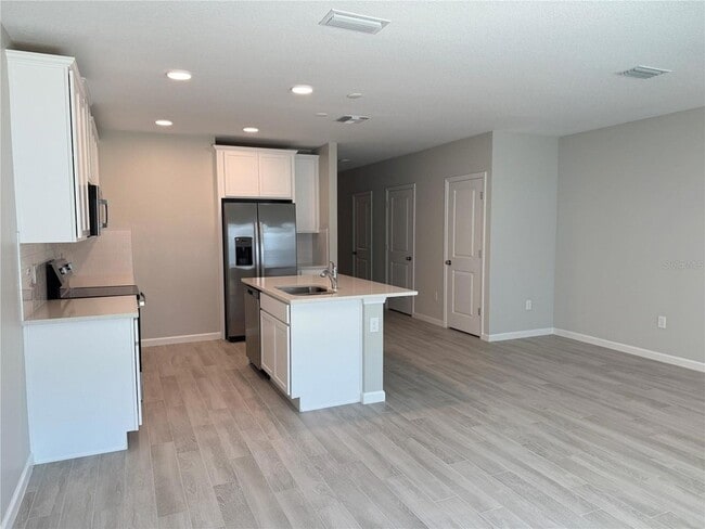 Building Photo - 14910 Harvest St