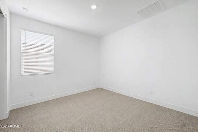 Building Photo - 21505 E Sparrow Dr