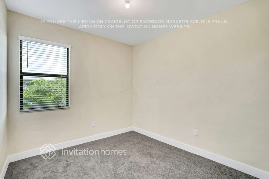 Building Photo - 10437 NW 82nd St