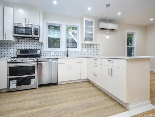 Building Photo - 4 S 8th St