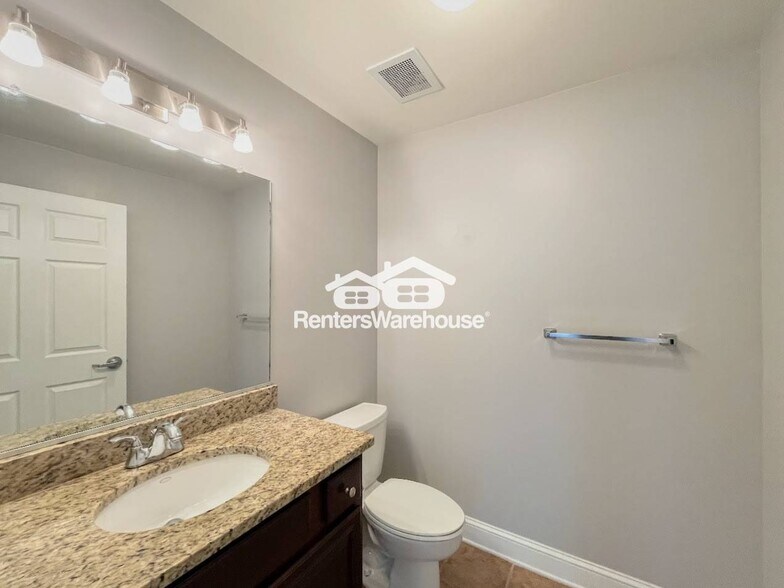 Building Photo - 500 Judah Way