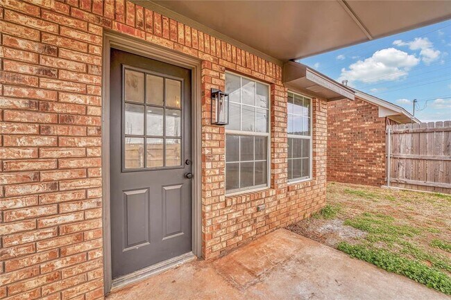 Building Photo - 2805 Shiloh Ln