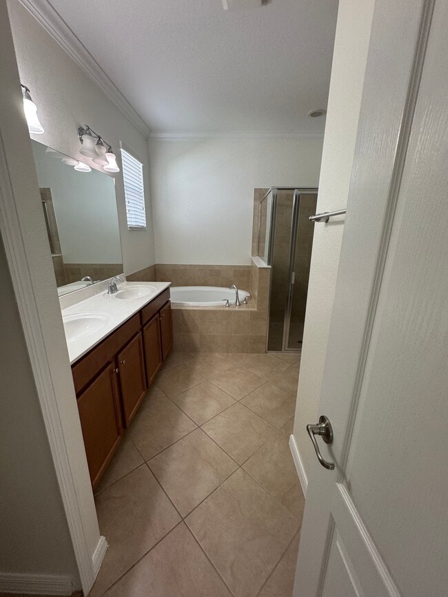 Master Bathroom - 10510 Yorkstone Dr