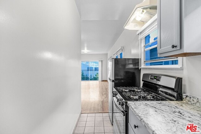 Building Photo - 26 Breeze Ave