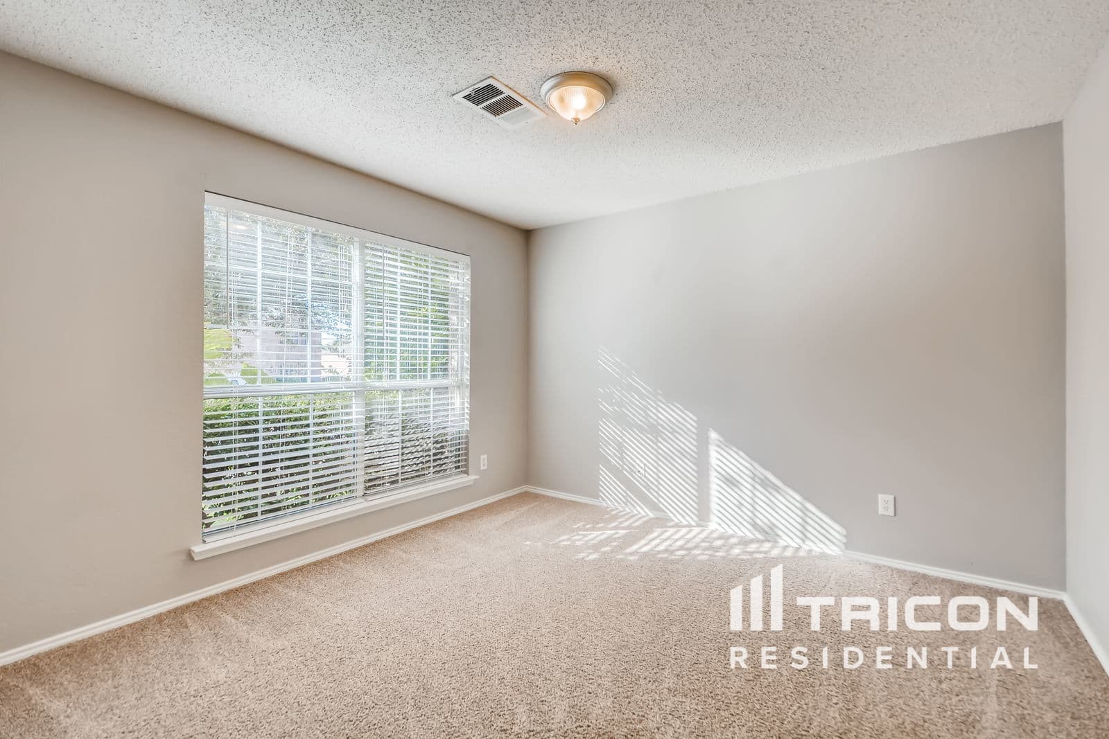 Building Photo - 3705 Aldersyde Dr