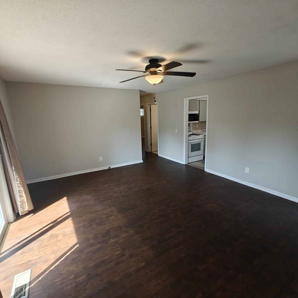 Building Photo - 4001 Lara Ln