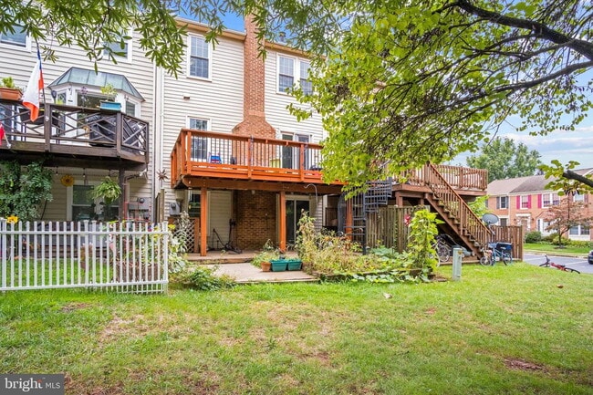 Building Photo - Stunning Ashburn Townhome with Endless Appeal