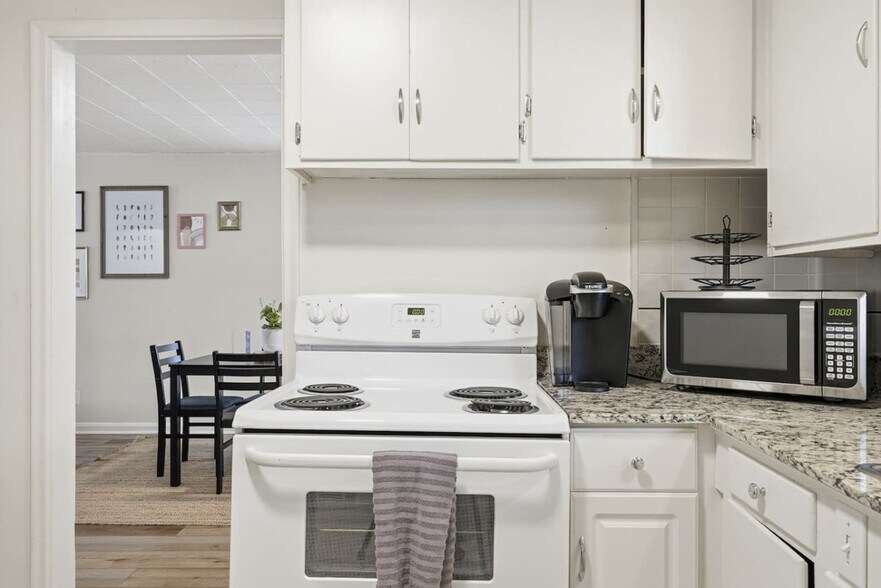 Building Photo - 237 N Center St