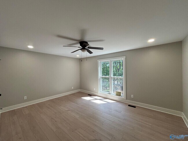 Building Photo - 245 Pine Ridge Rd