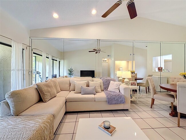 Building Photo - 2363 SW 15th St