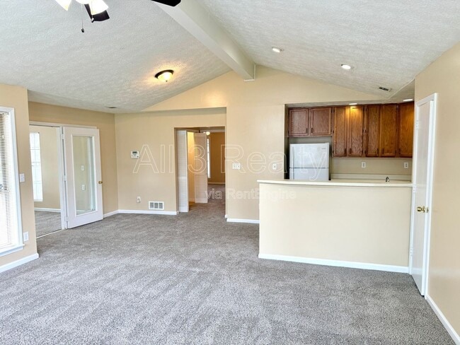 Building Photo - 2140 Meadowview Ct SE
