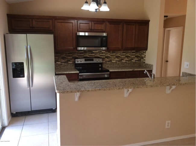 Building Photo - 706 Davidson St SE