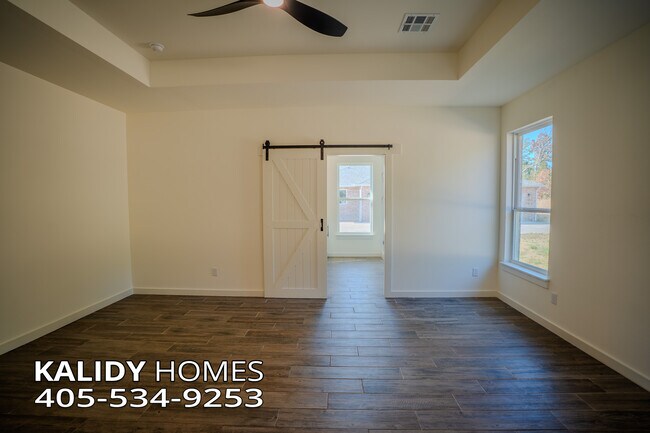 Building Photo - 1871 Kalidy Dr