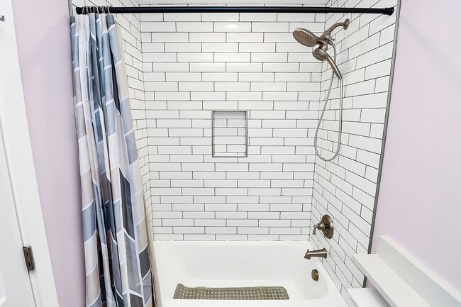 Building Photo - Fully Updated & Furnished Gem in the Heart of Starmount!