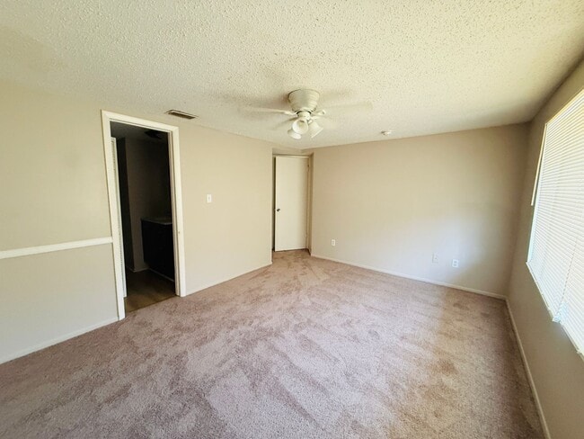 Building Photo - 7525 Pitch Pine Cir