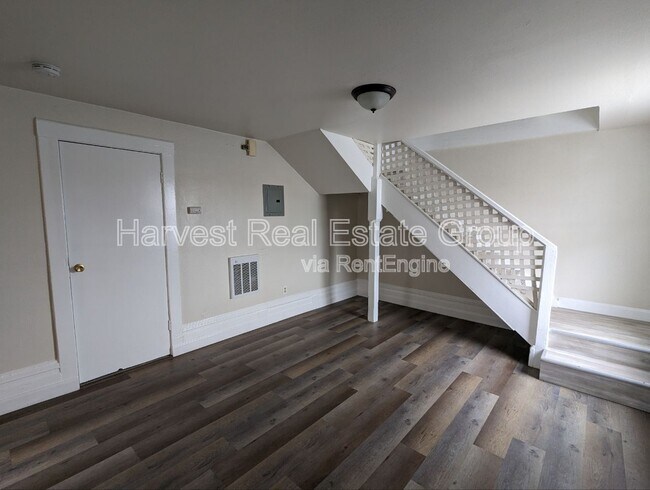Building Photo - 812 E 23rd St