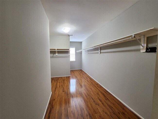 Building Photo - 1730 Redwing Ridge Dr