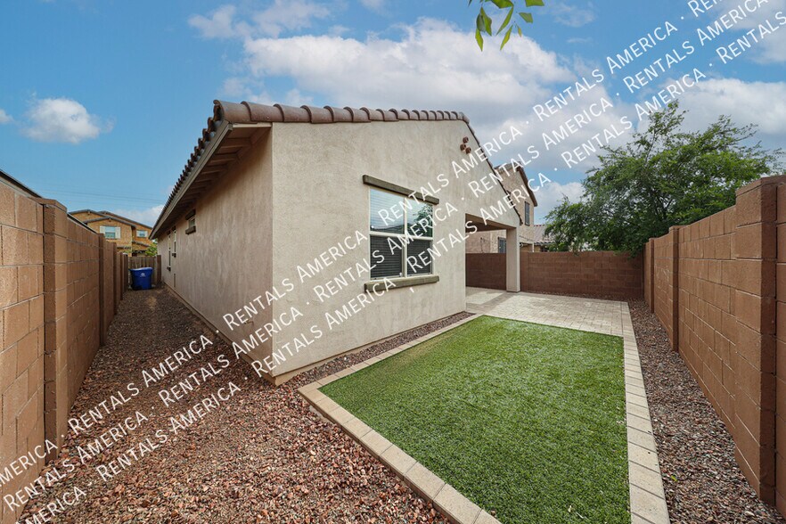 Building Photo - 14151 W Georgia Dr