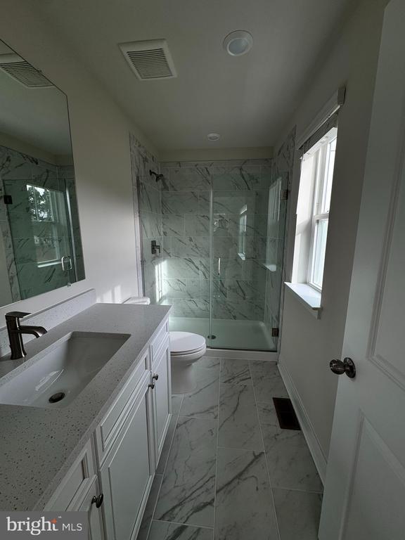 Building Photo - 2208 Winterberry Ln