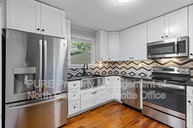 Building Photo - 1638 Academy St