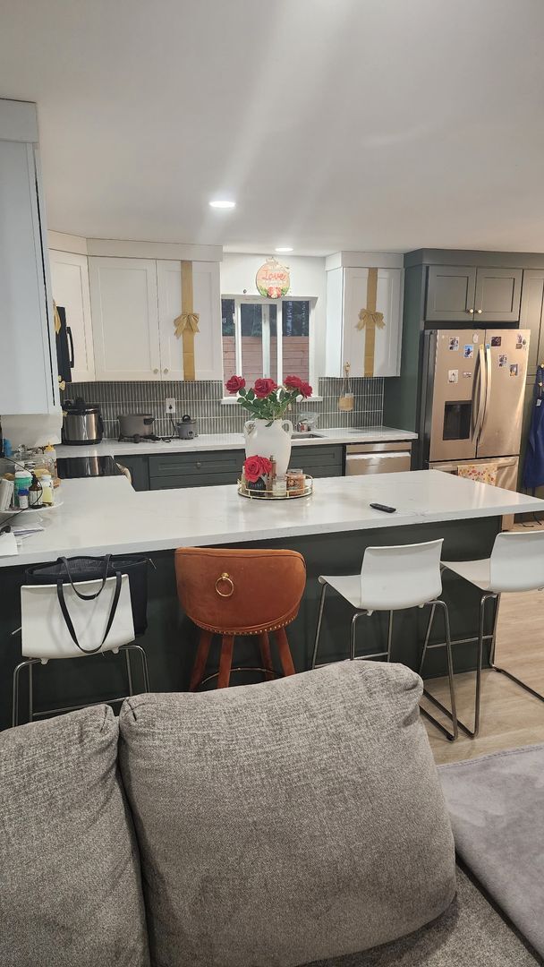 Building Photo - Renovated 4-Bedroom Single-Level Home in Quiet Kent Central Location