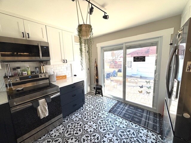 Building Photo - 6174 Otis St