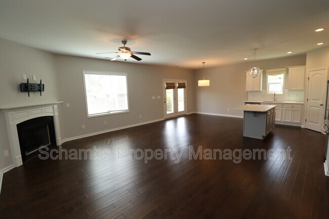 Building Photo - 84 Fairview St