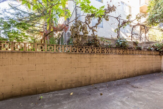 Building Photo - 345 MacArthur